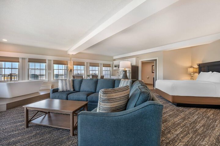 Comfort Suites Chincoteague Island Bayfront Resort