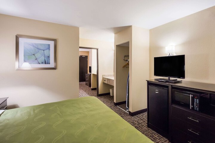 Room 18 of 35