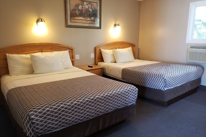 Lamplighter Inn
