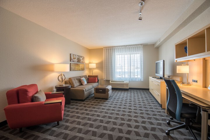Room 27 of 34