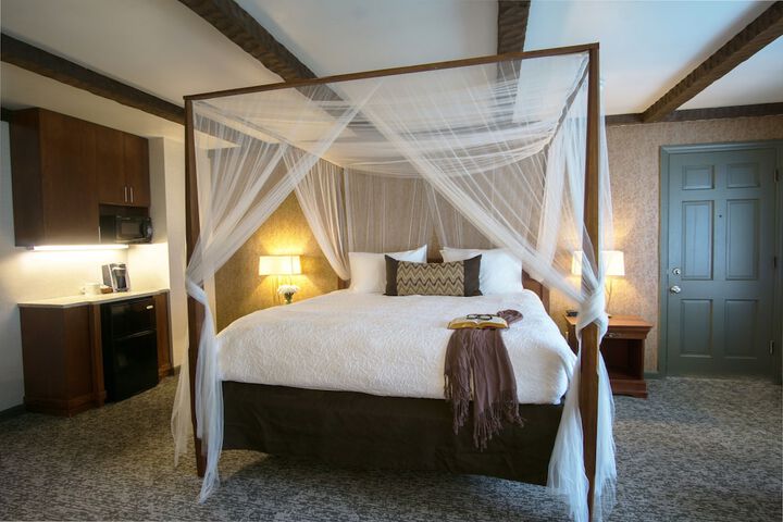 Room 5 of 49
