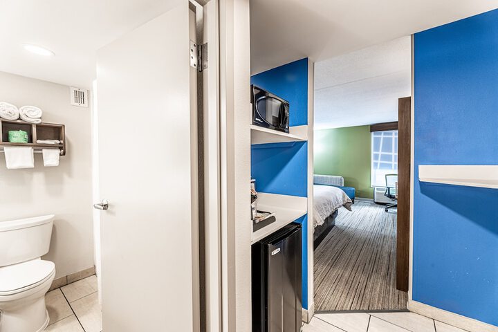 Room 33 of 63
