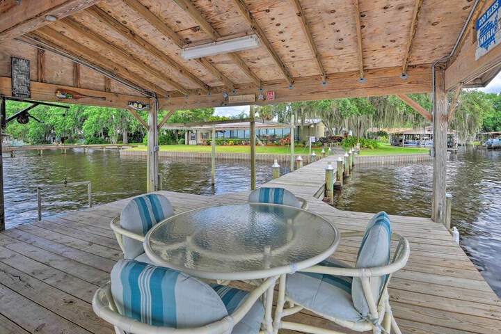 Picturesque Retreat on St. Johns River + Docks