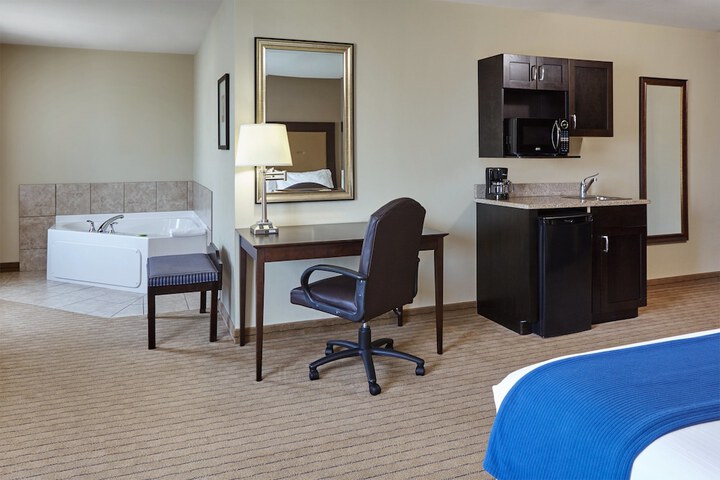 Room 32 of 60