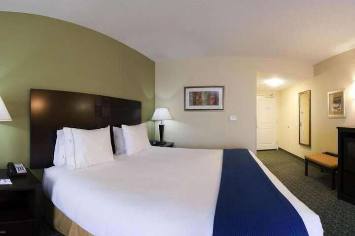 Holiday Inn Express & Suites Covington by IHG
