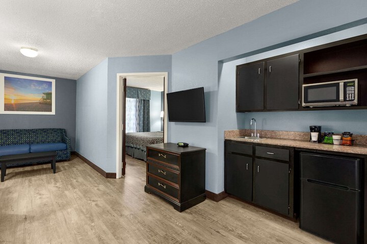 Room 14 of 42