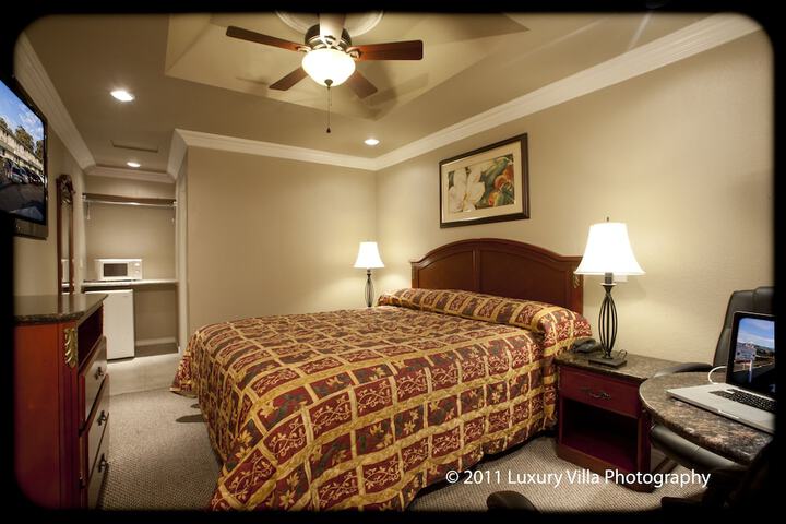 Room 14 of 32