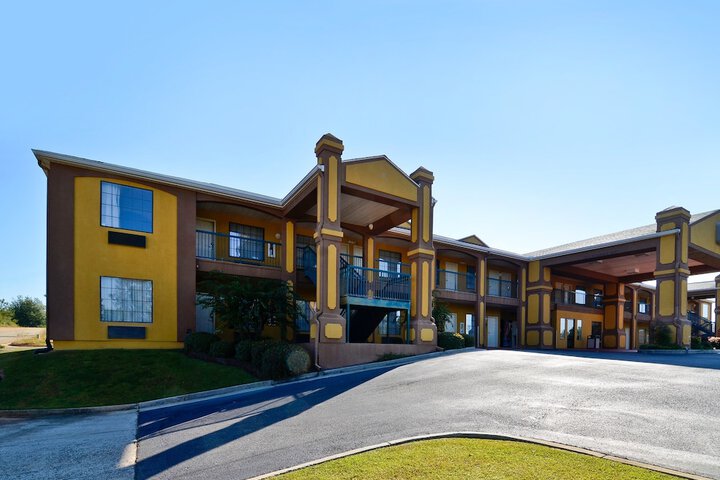 Hotel 8 of 25