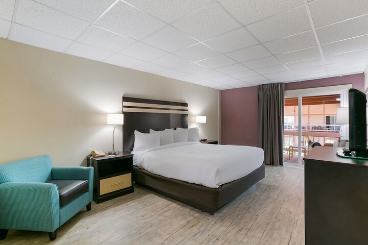 Room 12 of 48