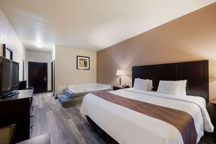Room 35 of 68