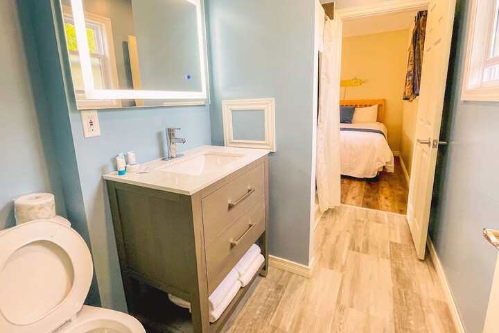 Room 34 of 153