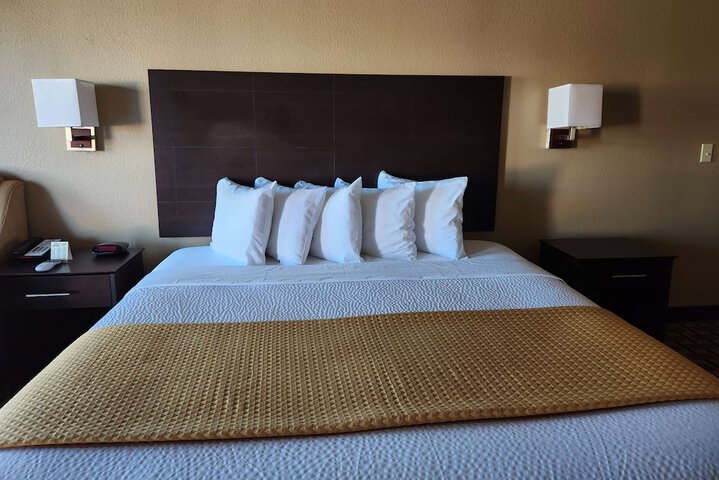 Days Inn by Wyndham Baytown East