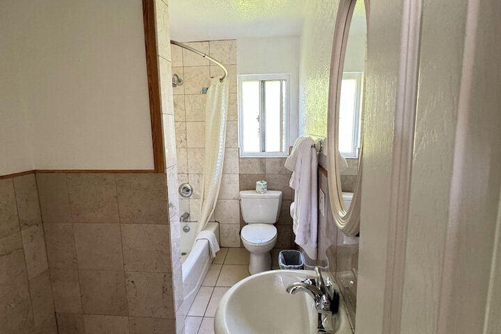 Room 20 of 28