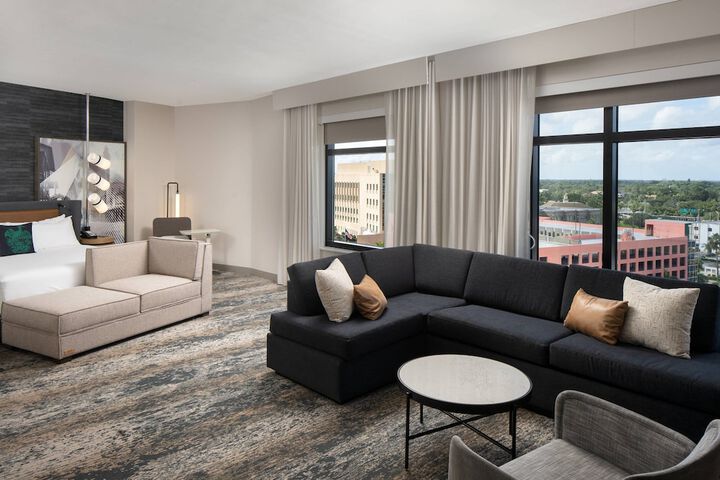 Luminary Hotel & Co. Autograph Collection
