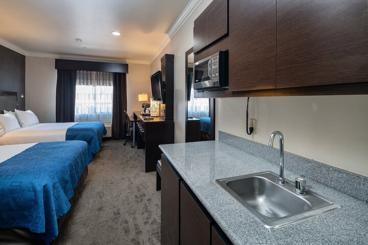 Room 16 of 71