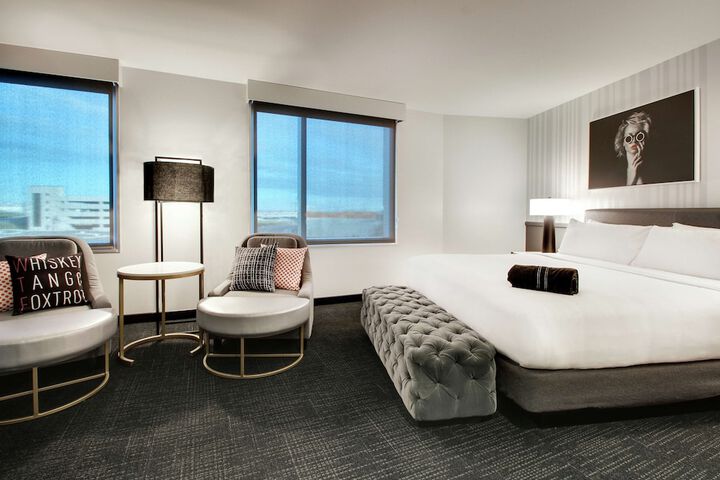 The Rose Chicago Tapestry Collection by Hilton
