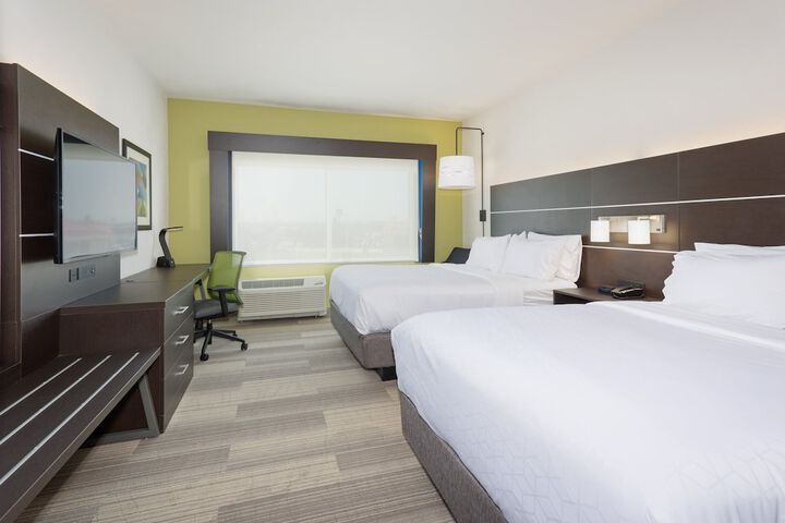 Room 10 of 32