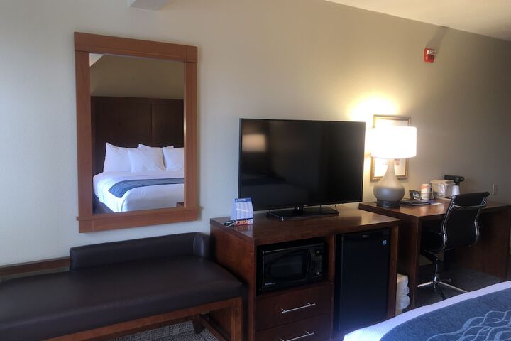 Room 53 of 81