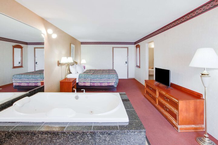 Room 9 of 23