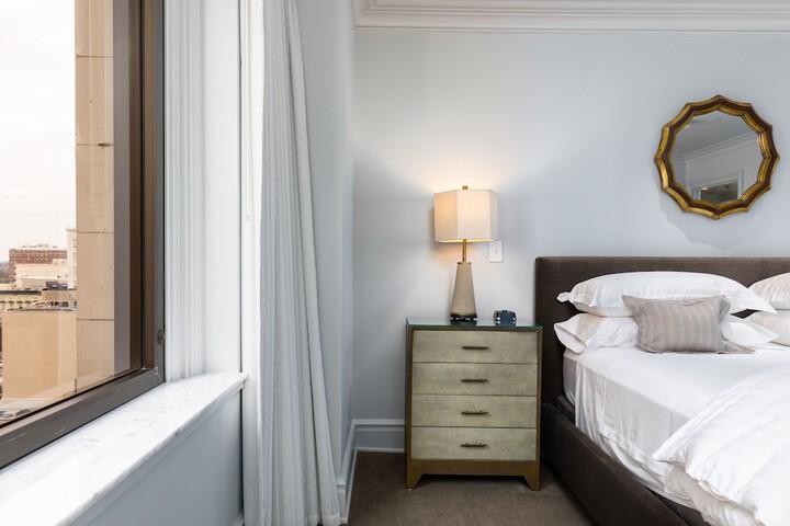 Room 17 of 34