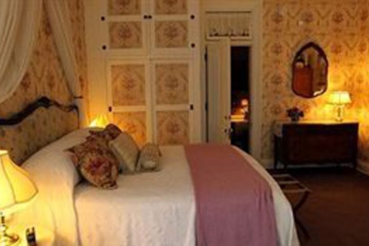 Pinehill Inn