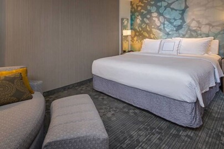 Room 27 of 53