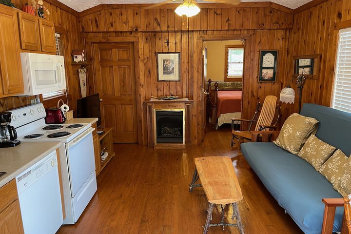 Mountain Aire Cottages Inn & Glamping