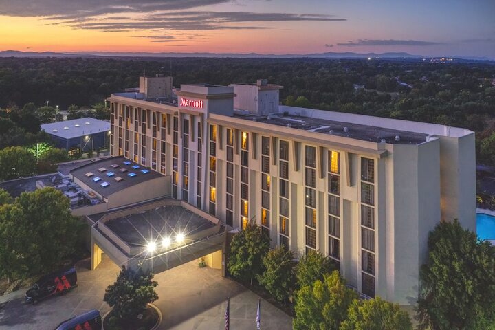 Hotel 5 of 64