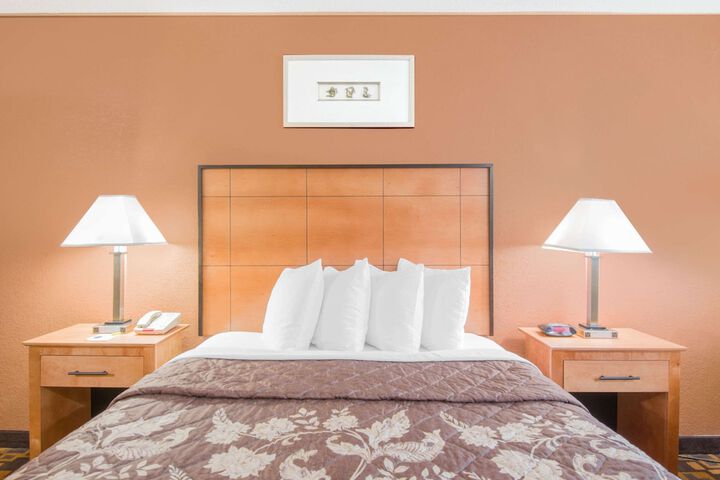 Room 9 of 22