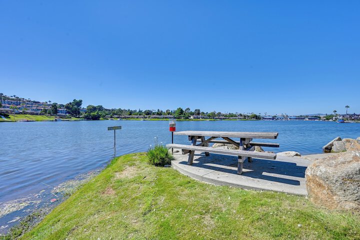 San Marcos Getaway w / Deck & Lake Views!