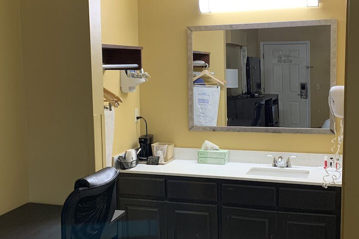 Room 25 of 44