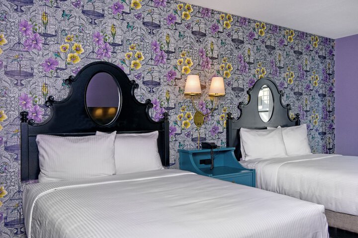Room 17 of 34
