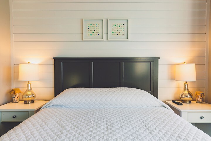 Bearskin Neck Motor Lodge