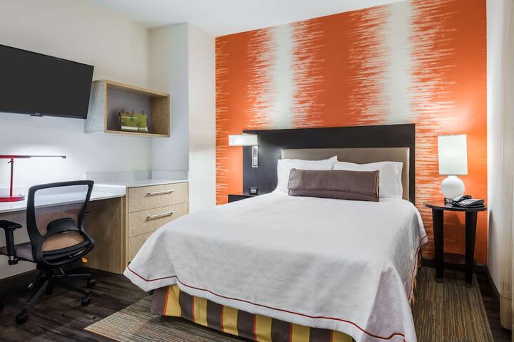 Room 16 of 39