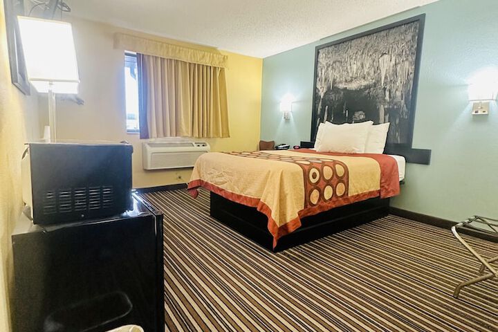 Room 14 of 46