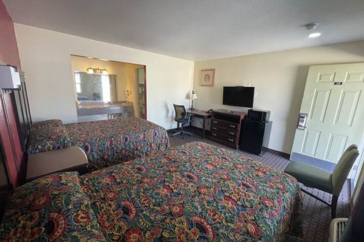 Room 12 of 24