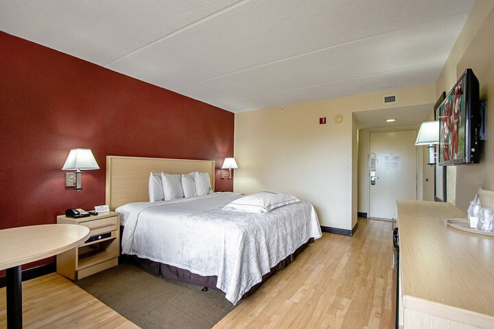 Room 8 of 24