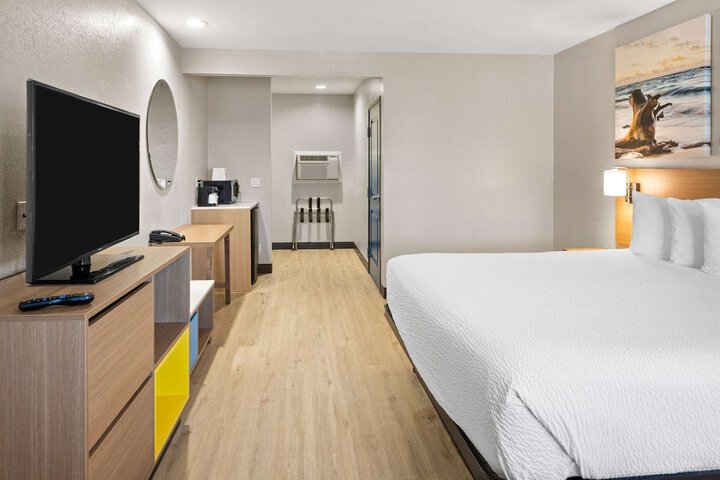 Room 18 of 31