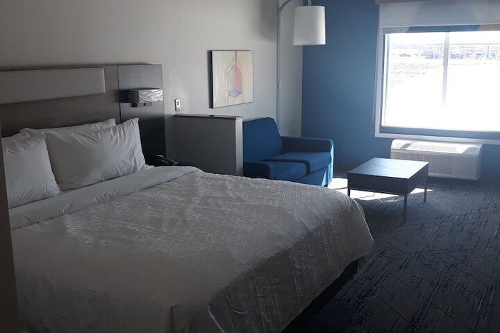 Room 8 of 34