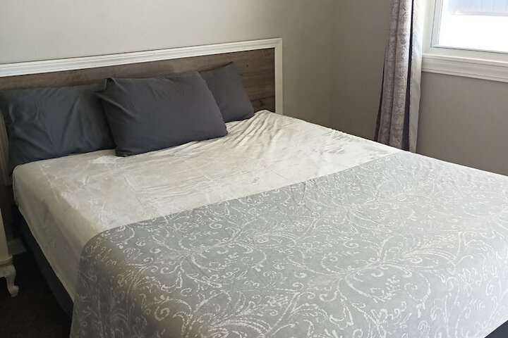 Room 9 of 13