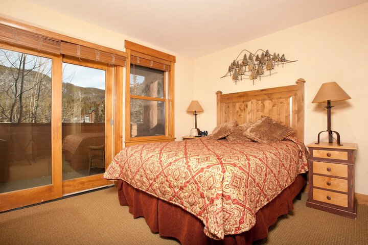 Room 12 of 30