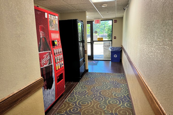 AmericInn by Wyndham Kewanee