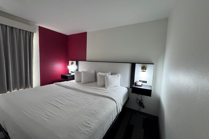 Room 16 of 27