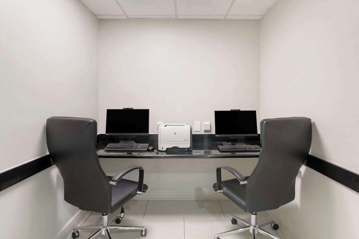 Business Center 37 of 37