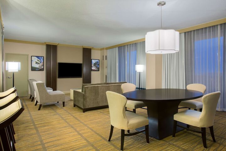 Room 53 of 109