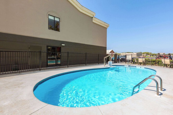 Pool 3 of 30