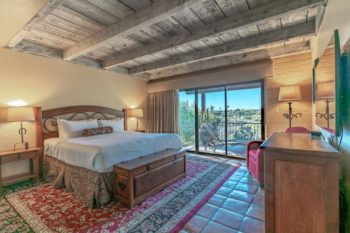 Hacienda Del Sol Guest Ranch Resort