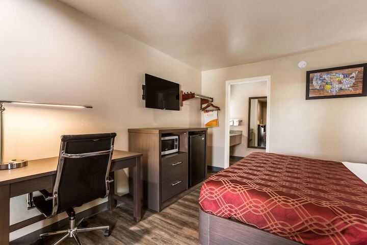 Room 19 of 36