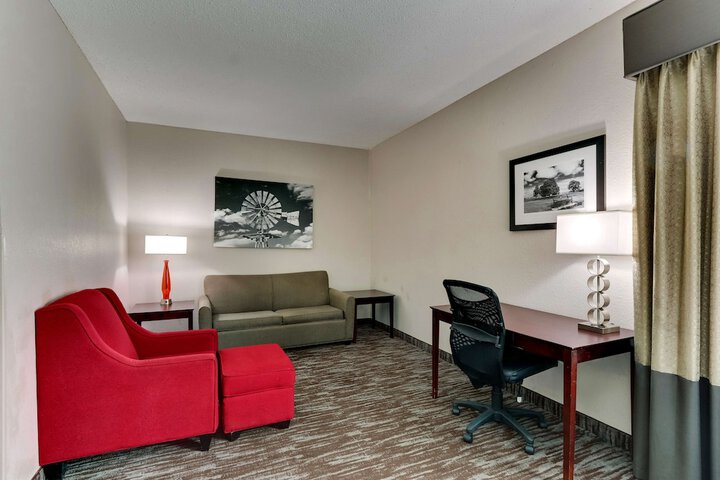 Room 17 of 37