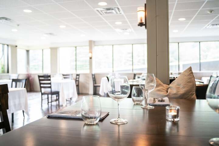 Dining 70 of 125